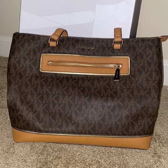 MICHAEL KORS! Dark brown, cognac and gold tote. - Picture 1 of 6